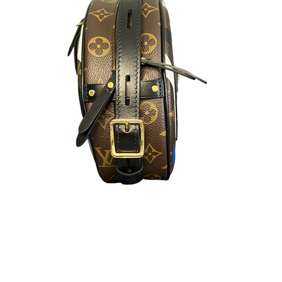 LOUIS VUITTON x LEAGUE OF LEGENDS LIMITED EDITION CHAPEAU BAG MM - Picture 6 of 15